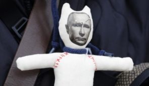 Україна вважає абсурдом пропозицію Путіна про “мирну угоду” з виводом українських військ