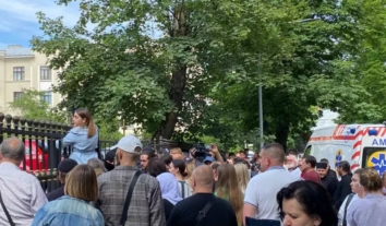 У Чернівцях сталася сутичка між вірянами УПЦ МП та ПЦУ: постраждали п’ятеро